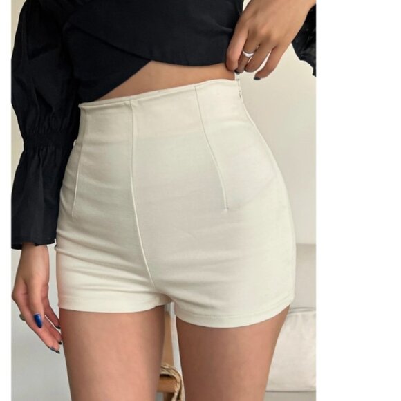 NEW! DAZY High Waist Solid Shorts - Size Medium - Picture 1 of 5